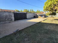 Maison d'habitation mitoyenne d'un coté, garage et jardin su — photo 3