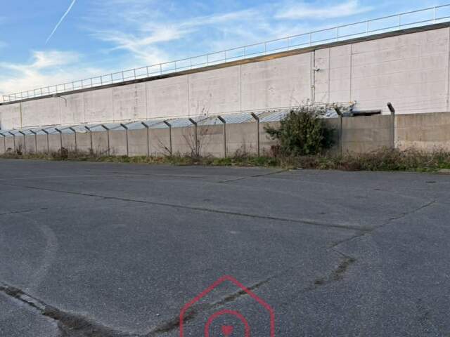Terrain constructible sur une zone d'activités Ville d'EU — photo du bien