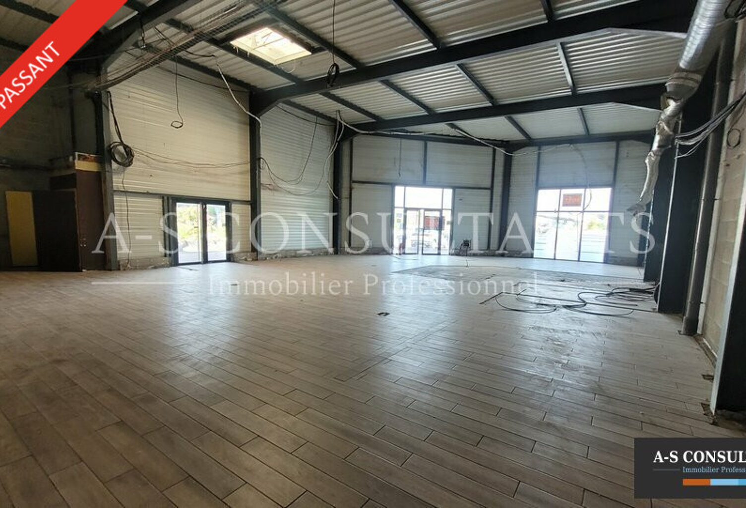 LOCAL COMMERCIAL à louer — photo 1