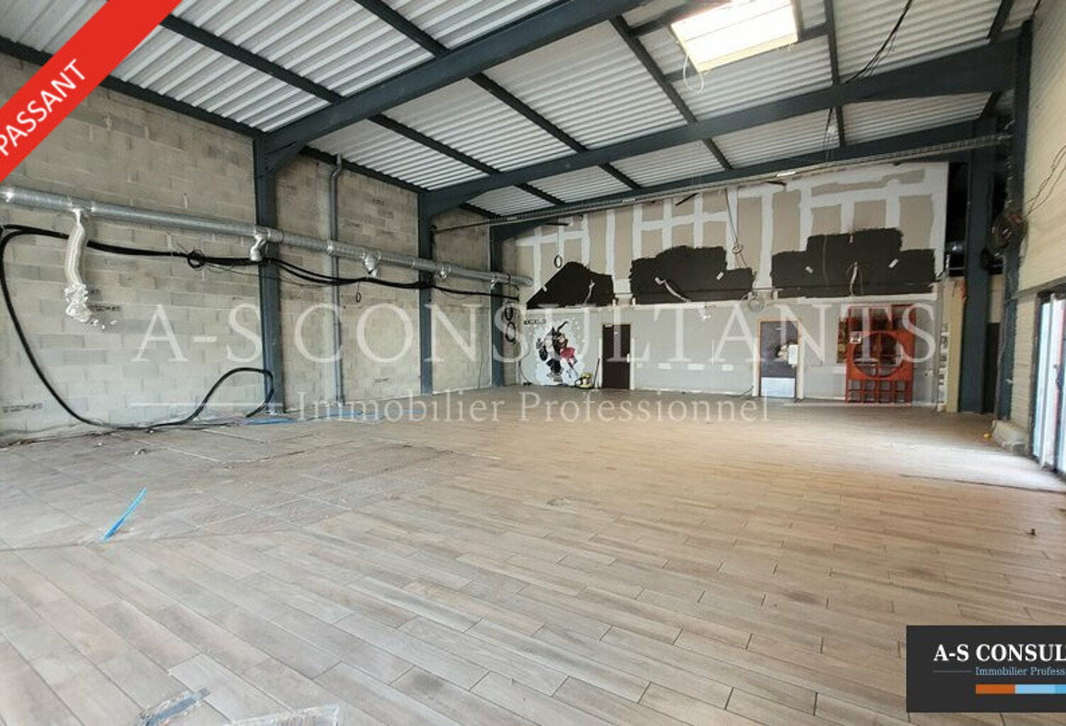 LOCAL COMMERCIAL à vendre — photo 1