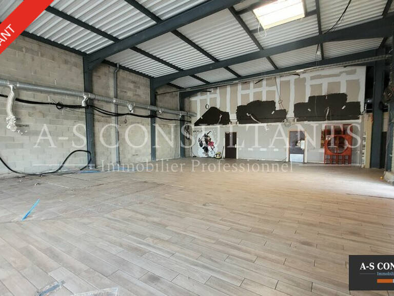 LOCAL COMMERCIAL à vendre — photo 1