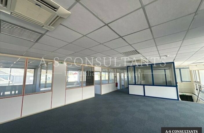 COMMERCE/ENTREPÔT/BUREAUX à louer — photo 3