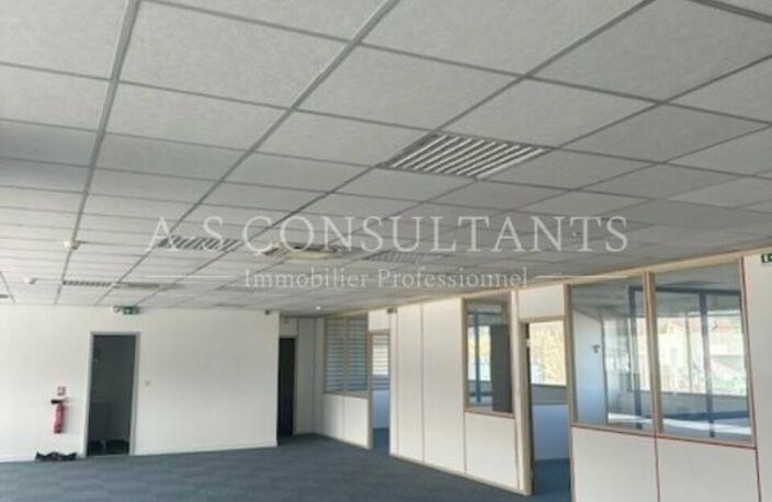 COMMERCE/ENTREPÔT/BUREAUX à louer — photo 4