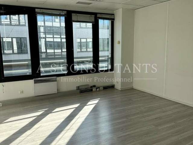 BUREAUX à louer — photo du bien