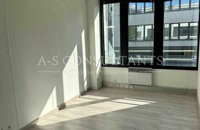 BUREAUX à louer — photo 3