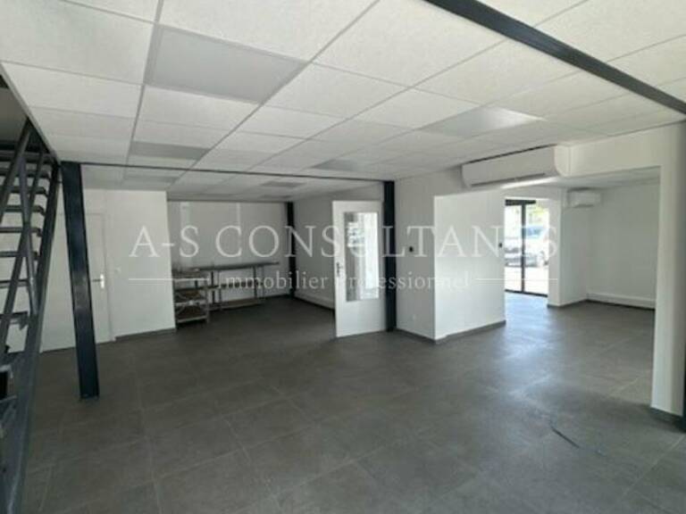 LOCAL COMMERCIAL à louer — photo 1