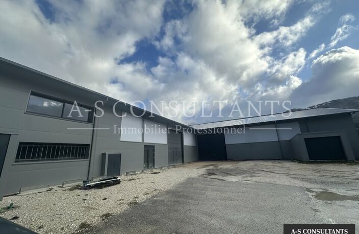 ENTREPOT/LOCAL D'ACTIVITES à louer — photo 2