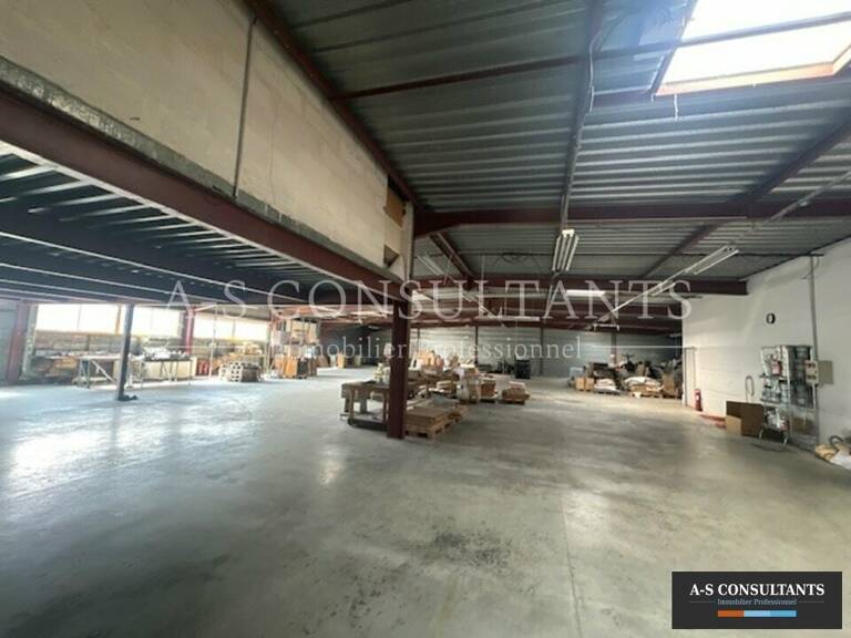 BATIMENT INDUSTRIEL+BUREAUX à vendre — photo 1