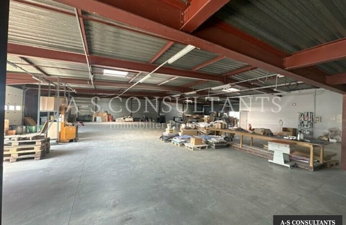BATIMENT INDUSTRIEL+BUREAUX à vendre — photo 2