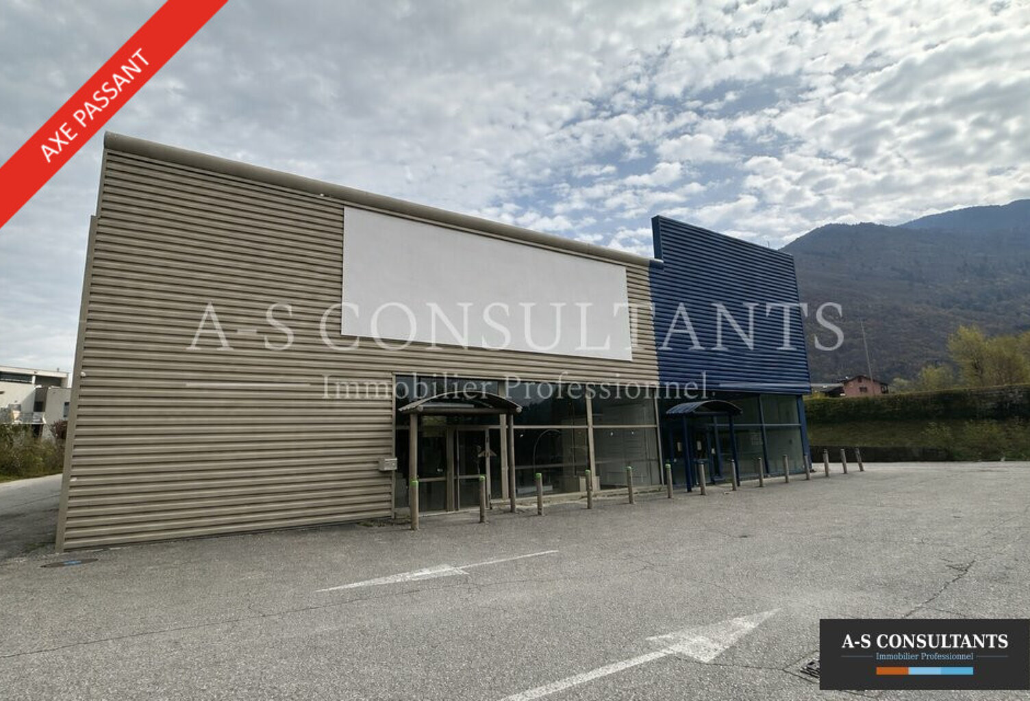 LOCAL COMMERCIAL à louer — photo 1