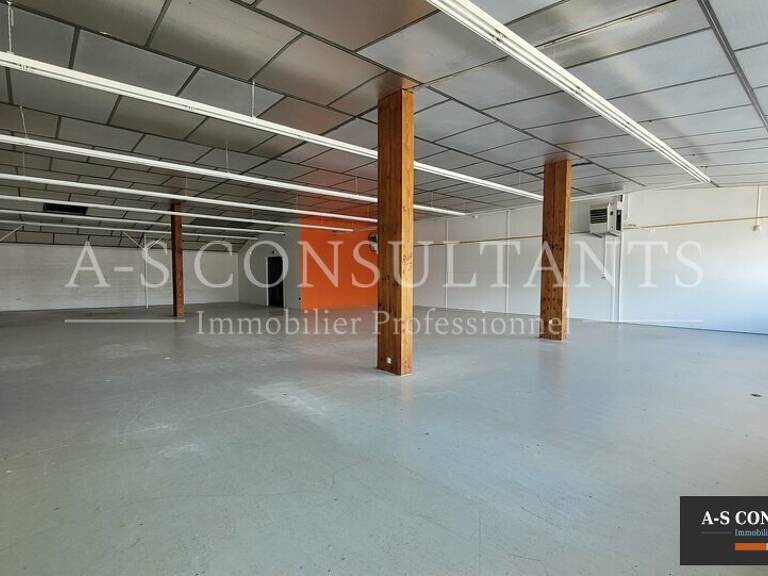 LOCAL COMMERCIAL à louer — photo 1