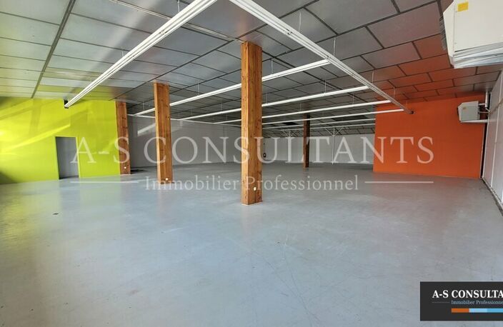 LOCAL COMMERCIAL à louer — photo 3