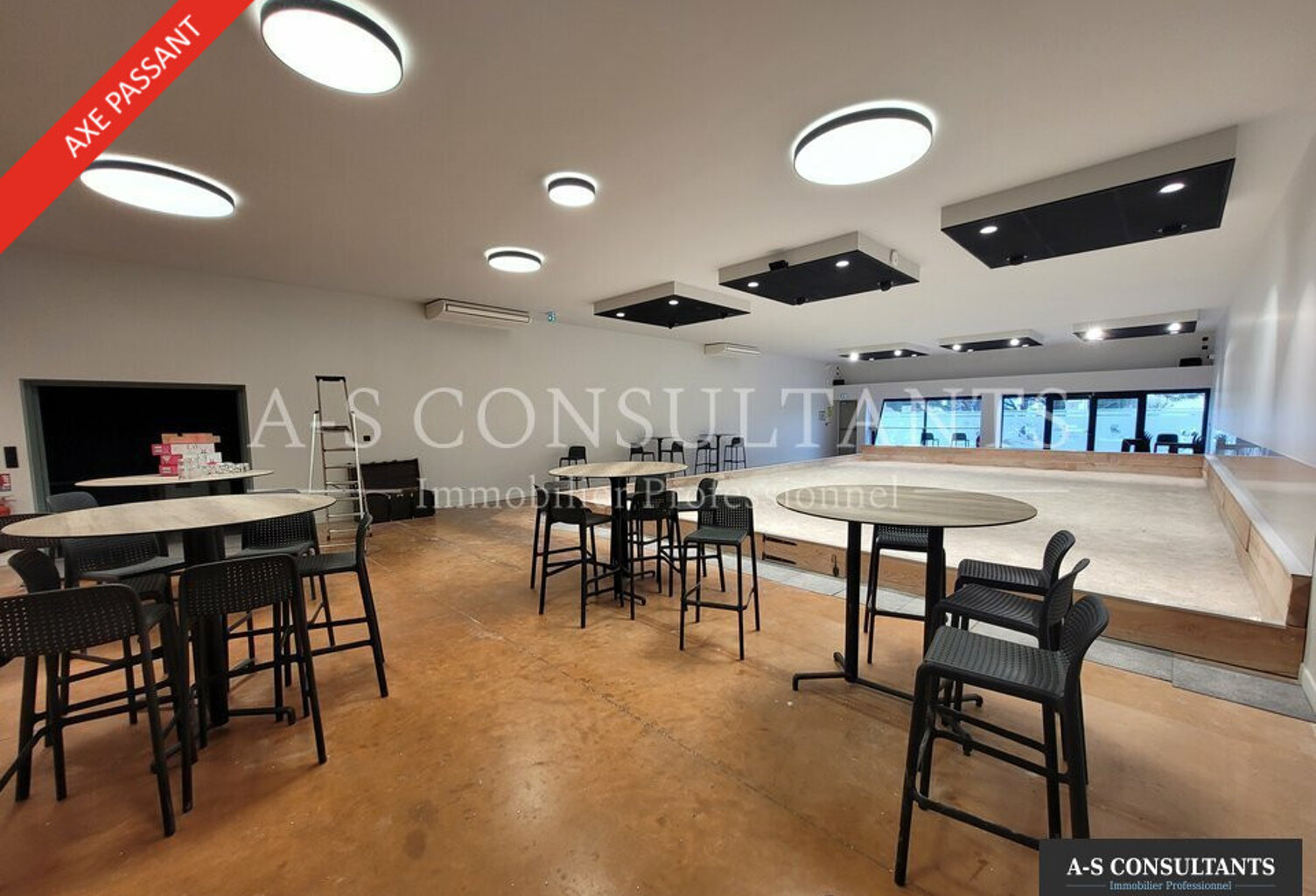 LOCAL COMMERCIAL à louer — photo 1