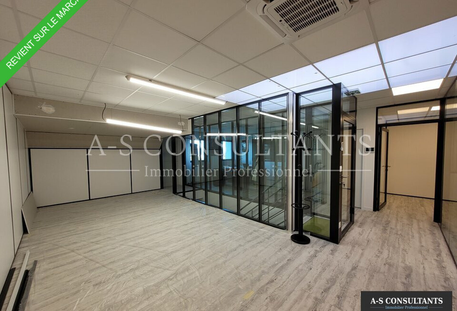 BUREAUX à louer — photo 1