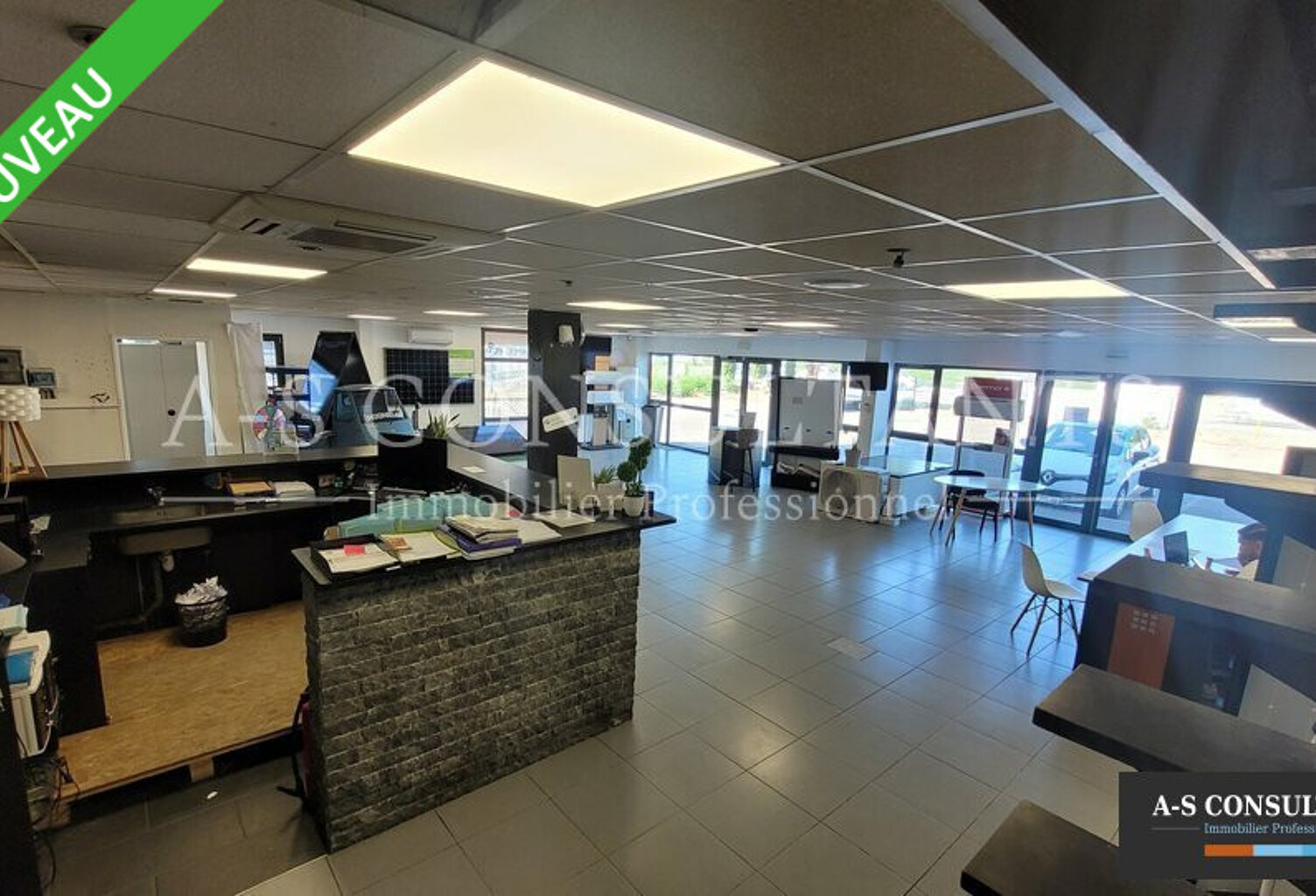 LOCAL COMMERCIAL à louer — photo 1