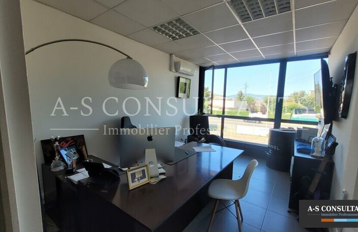 LOCAL COMMERCIAL à louer — photo 4
