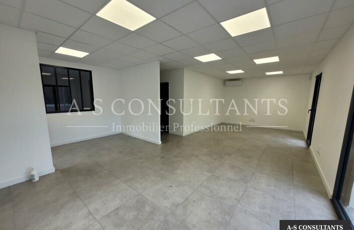 BUREAUX à louer — photo 3