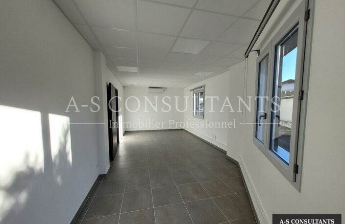LOCAL COMMERCIAL à louer — photo 3