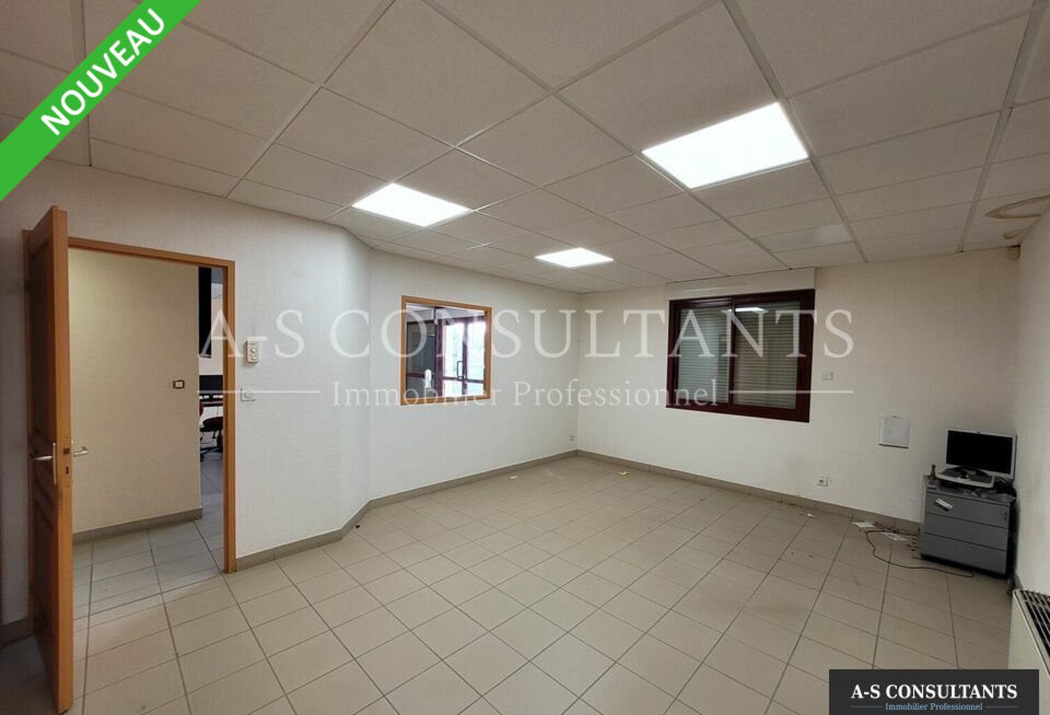 BUREAUX à louer — photo 1
