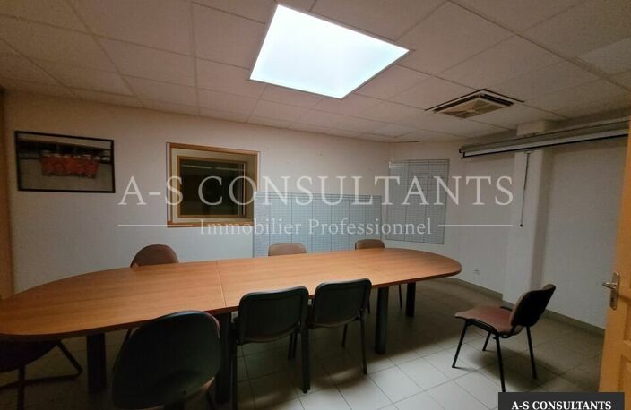 BUREAUX à louer — photo 4