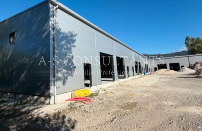 ENTREPÔTS AVEC MEZZANINE à vendre — photo 2