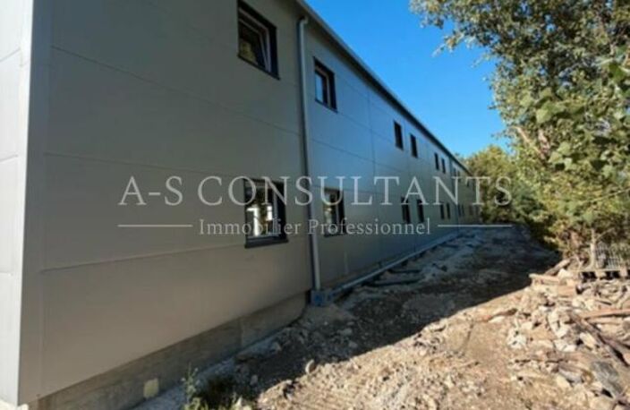 ENTREPÔTS AVEC MEZZANINE à vendre — photo 3