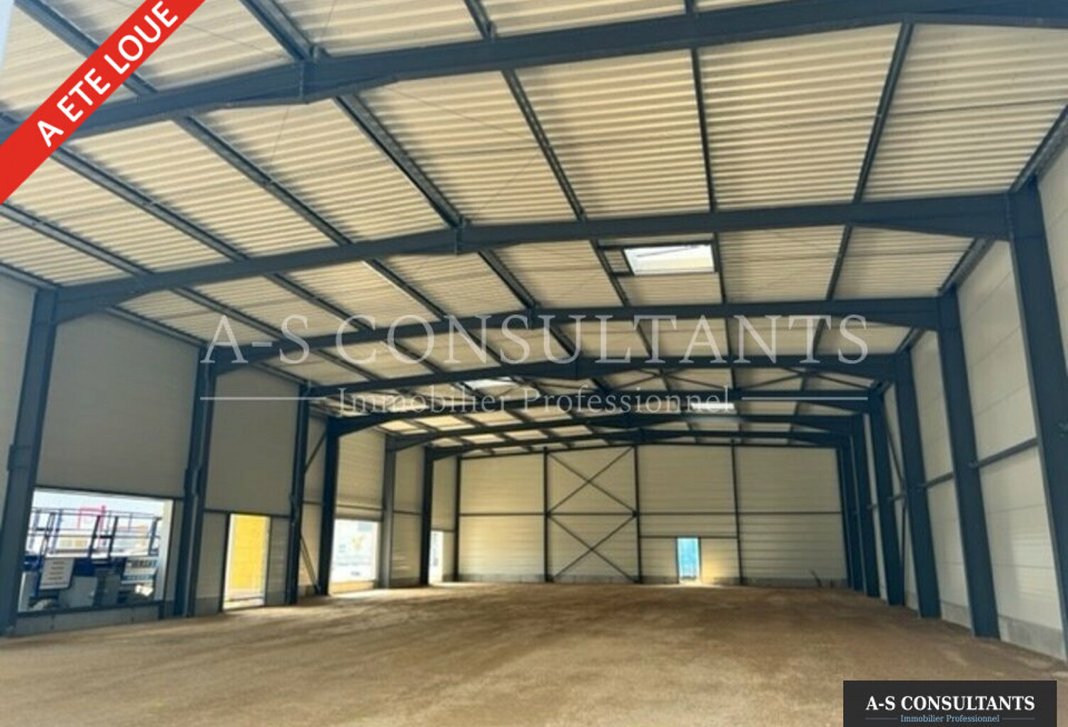 LOCAL COMMERCIAL à louer — photo 1