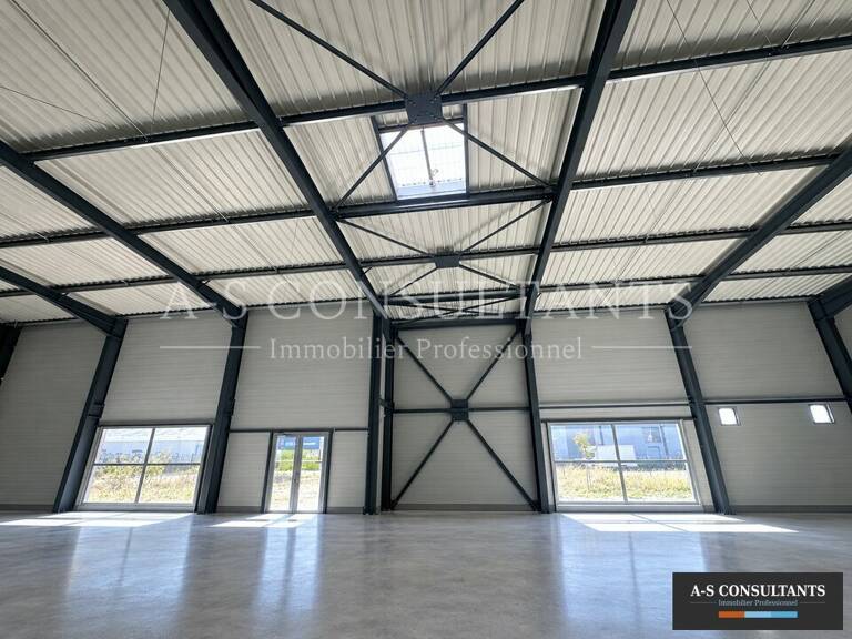 LOCAL COMMERCIAL à louer — photo 1