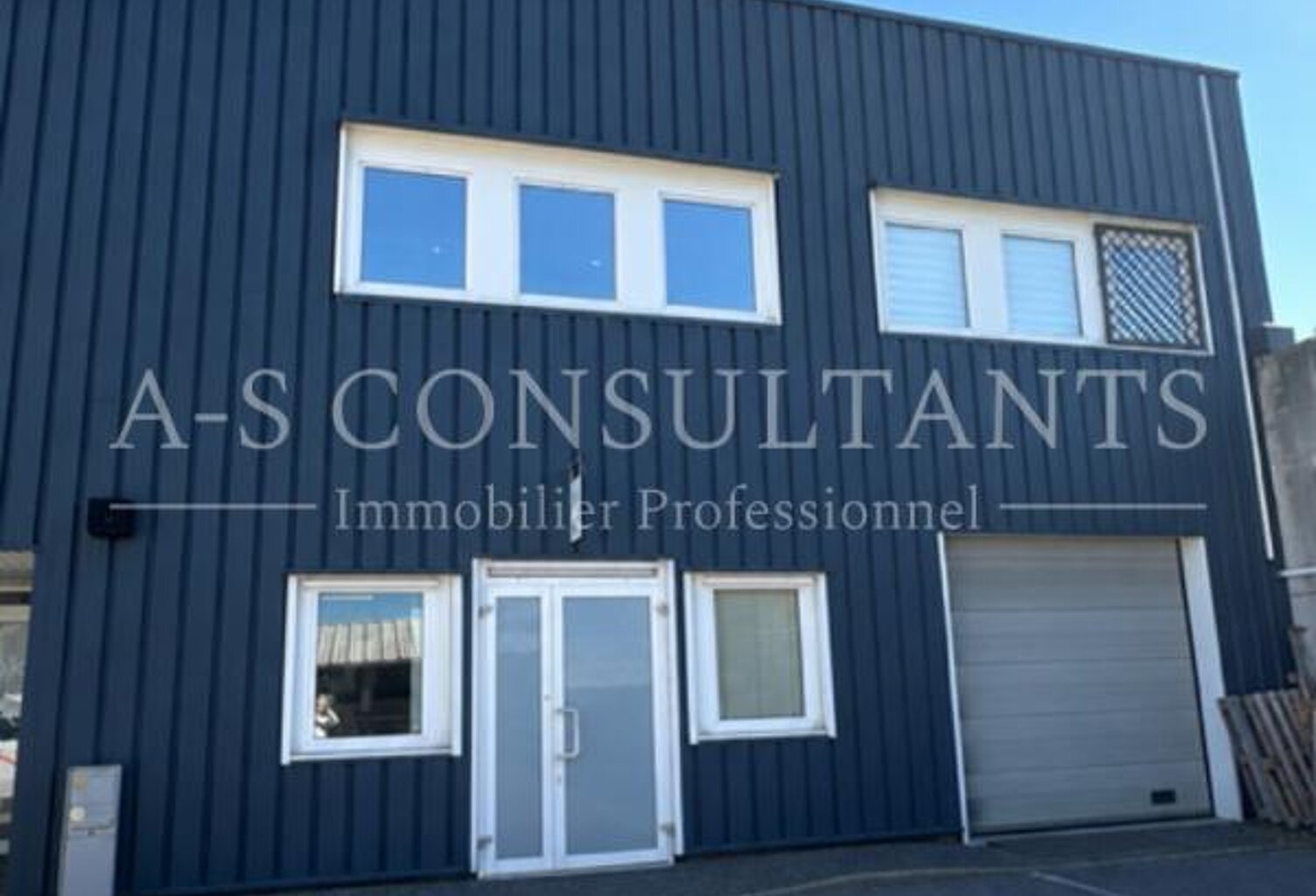 LOCAL PROFESSIONNEL à louer — photo 1