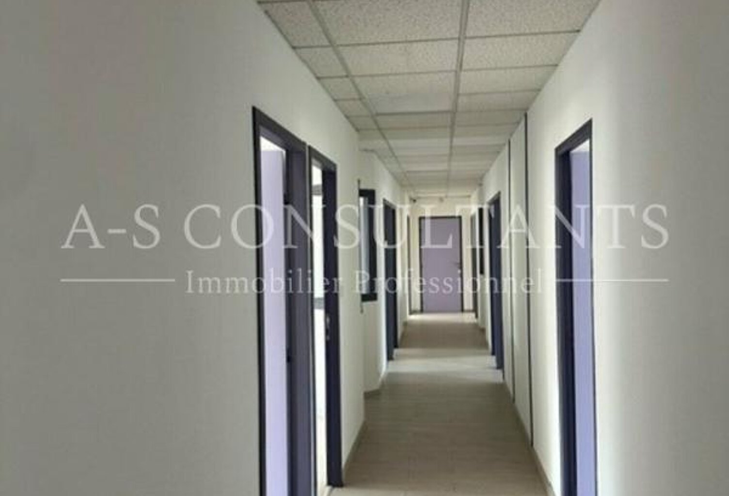 BUREAUX à vendre — photo 1