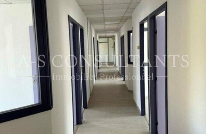 BUREAUX à vendre — photo 2