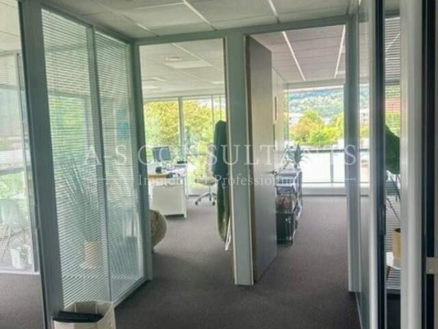 BUREAUX à louer — photo du bien