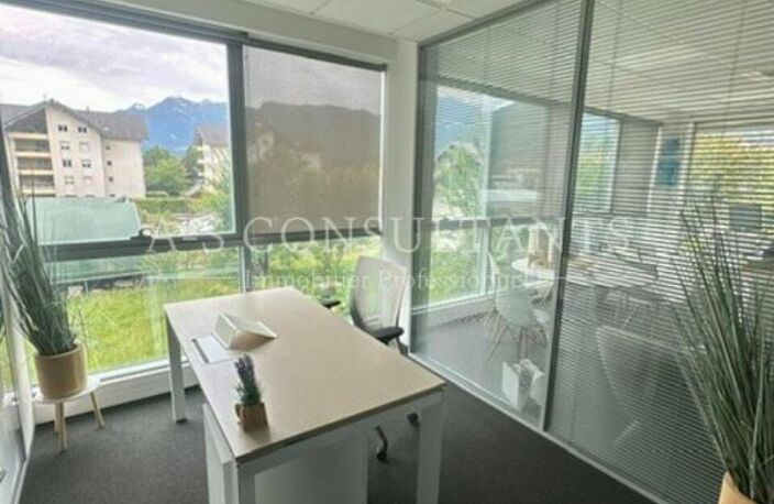 BUREAUX à louer — photo 4