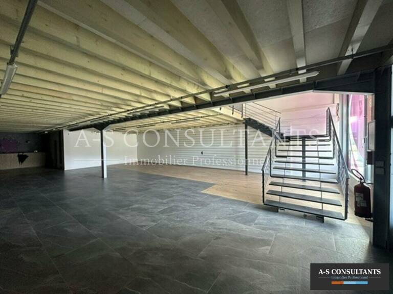 LOCAL COMMERCIAL à louer — photo 1