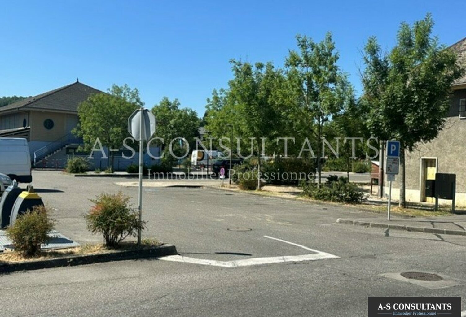 LOCAL COMMERCIAL à céder — photo 1