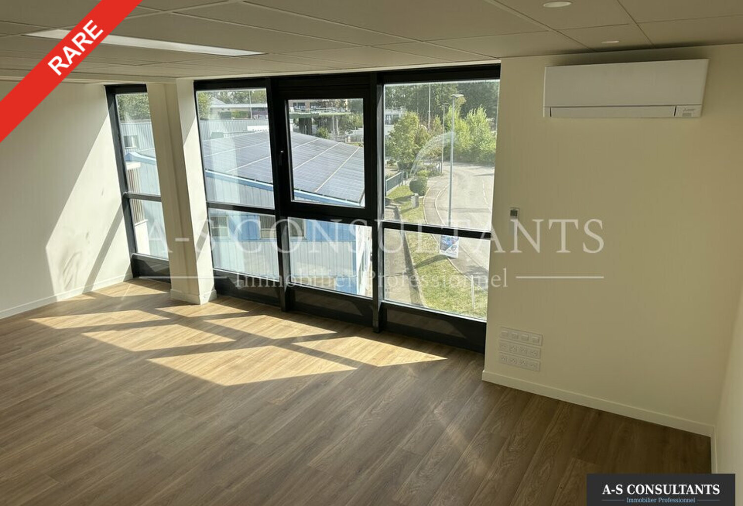 BUREAUX à louer — photo 1
