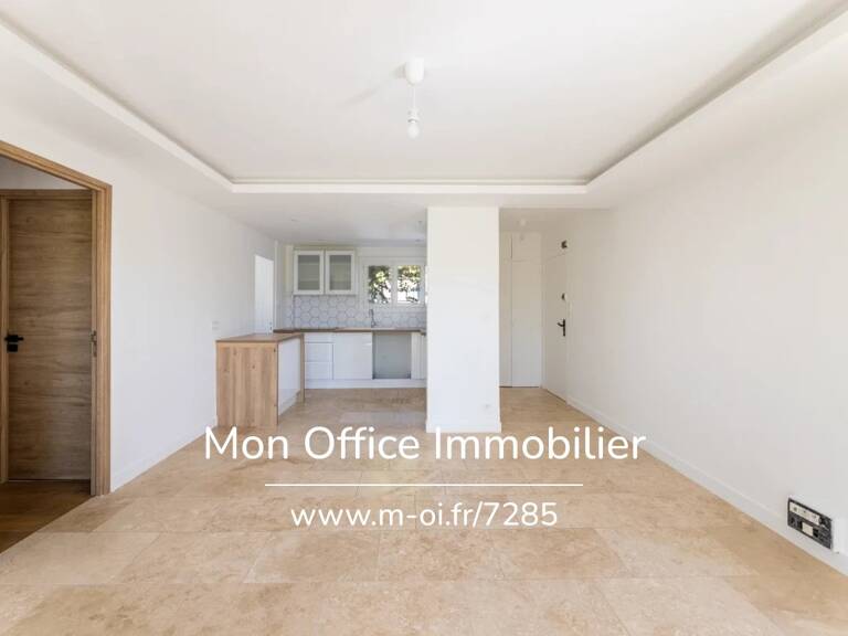 Référence : 7285-NAM. - Appartement 4 pièces lumineux balcon cave et parking — photo 1