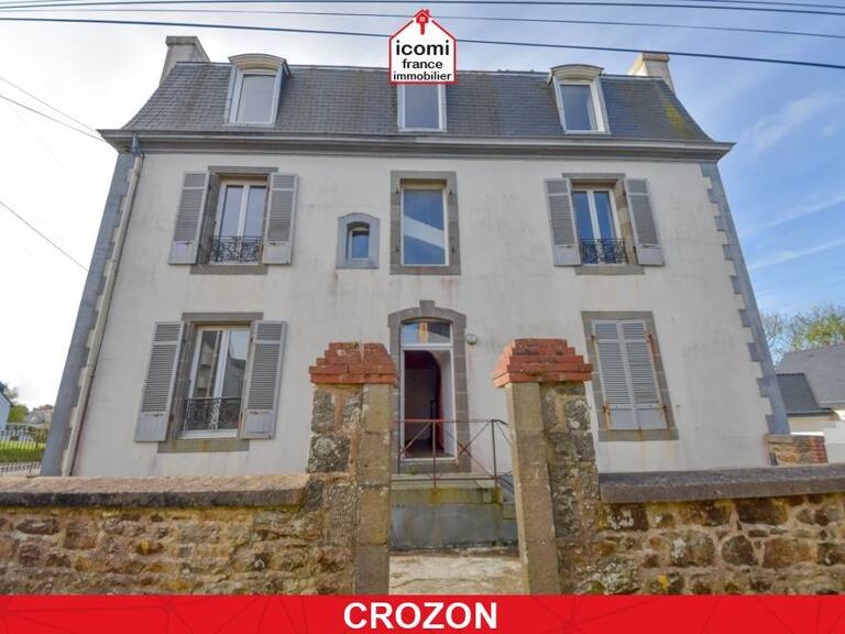 FINISTERE - Crozon (29160) - IMMEUBLE D'INVESTISSEMENT 3 ETAGES - 6 APPARTEMENTS T2 ET T3 LOUES AVEC UN GARAGE SUR TERRAIN DE 676M² — photo 1