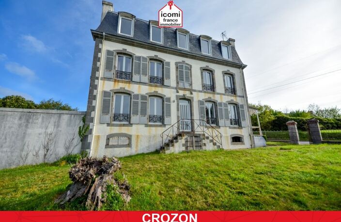 FINISTERE - Crozon (29160) - IMMEUBLE D'INVESTISSEMENT 3 ETAGES - 6 APPARTEMENTS T2 ET T3 LOUES AVEC UN GARAGE SUR TERRAIN DE 676M² — photo 2