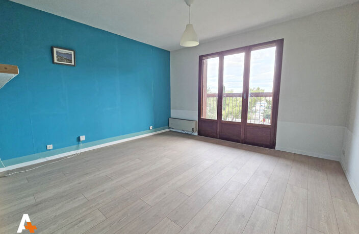 Vente Marseille 13003/ Belle De Mai - Impasse Solférino / Type 1 avec Balcon — photo 2