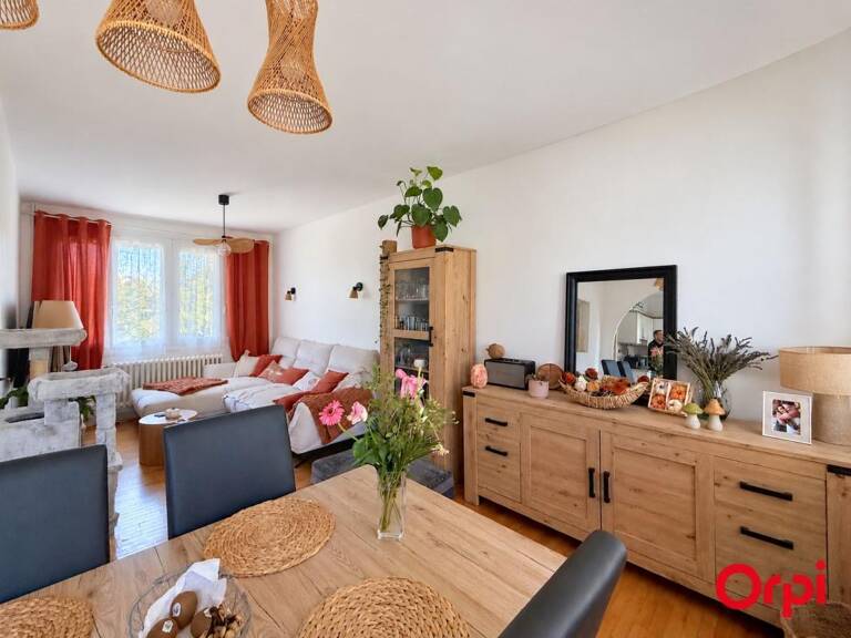 UNE MAISON FAMILIALE AUX BEAUX ESPACES, 3 CHAMBRES, BUREAU, GARAGE, DÉPENDANCES — photo 1