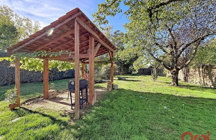 UNE MAISON FAMILIALE AUX BEAUX ESPACES, 3 CHAMBRES, BUREAU, GARAGE, DÉPENDANCES — photo 4
