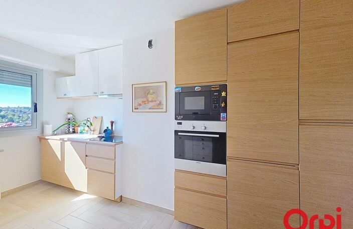 APPARTEMENT D'EXCEPTION ENTIÈREMENT RÉNOVÉ – VUE PANORAMIQUE SUR LES BORDS D'ALLIER - GARAGE - STATIONNEMENT — photo 4