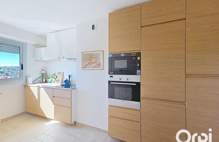 APPARTEMENT D'EXCEPTION RÉNOVÉ – VUE PANORAMIQUE - GARAGE - STATIONNEMENT - — photo 5