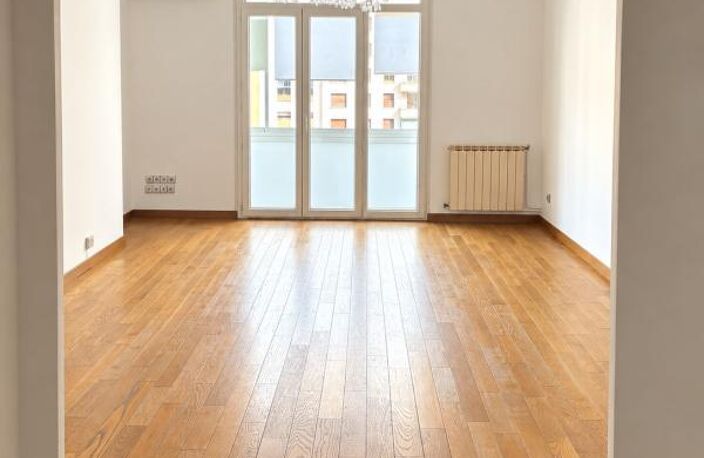 Appartement À Louer — photo 2