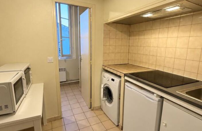 Joli T1 bis meublé - à louer — photo 2