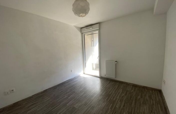 À VENDRE – T2 AVEC LOGGIA ET PARKING – BASSINS A FLOTS — photo 2