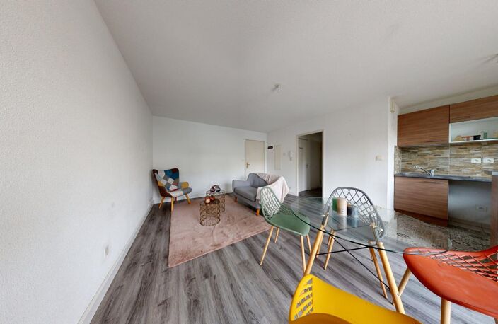 T2 A VENDRE AVEC TERRASSE ET PLACE DE PARKING — photo 3