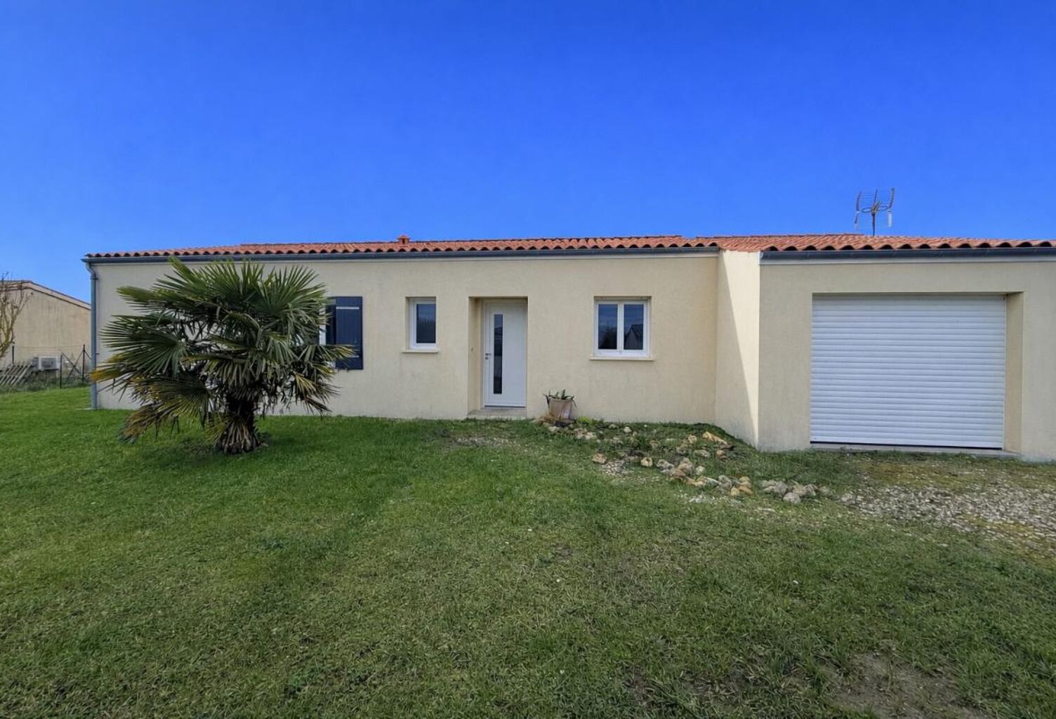 Maison de plain pied à Louer d'environ 84m2 sur Epargnes — photo 1