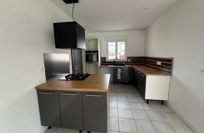 Maison de plain pied à Louer d'environ 84m2 sur Epargnes — photo 2